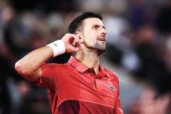 德约科维奇迎来十五赛季高光表现，瑞士队球迷沸腾！